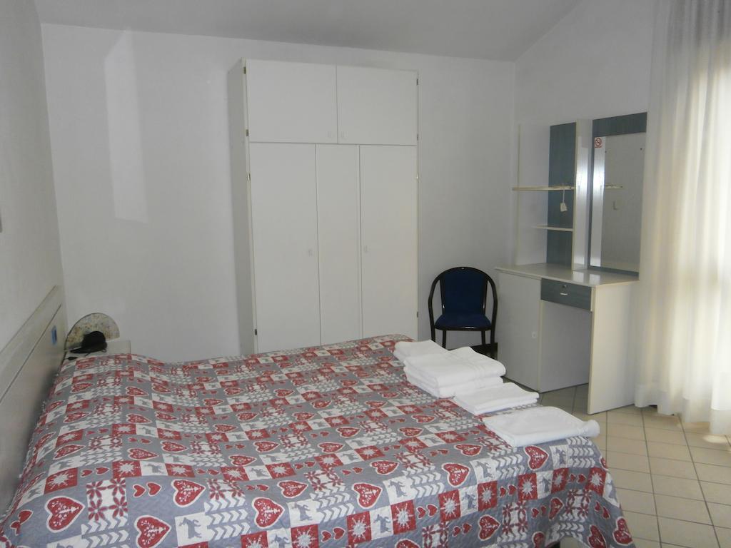 Nuovo Hotel Tripoli Settimo Vittone Habitación foto